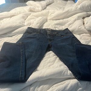 vintage Cabi Jeans. size 10. runs true to size. straight leg